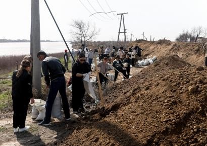 Атырау қаласындағы бөгет бекіту жұмыстарына тартылған персонал мен арнайы техника туралы 2024 жылғы 10 сәуірдегі жағдай бойынша ақпарат