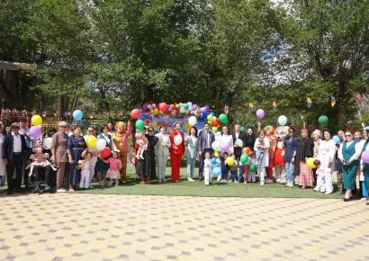 Балаларға қуаныш сыйлаған мерекелік кездесу